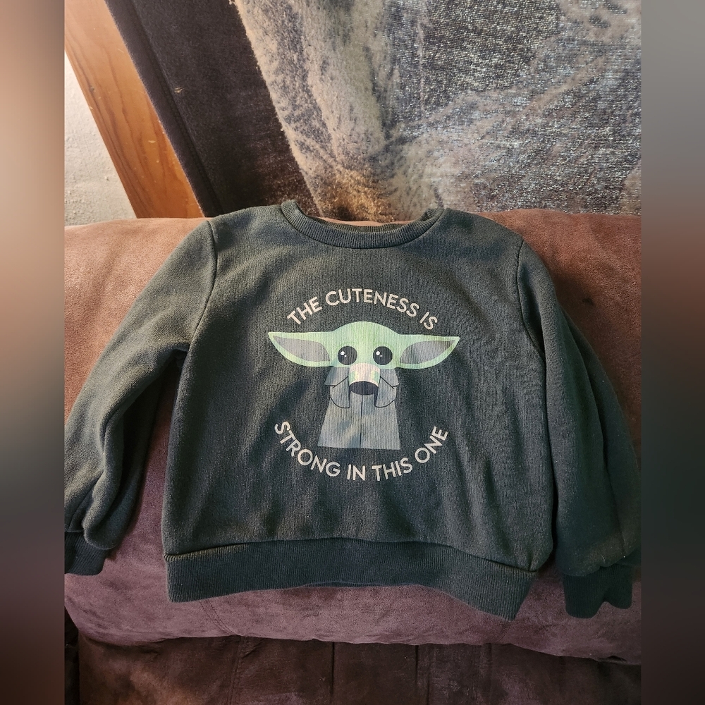 Star Wars Green and Gray Baby Yoda Top